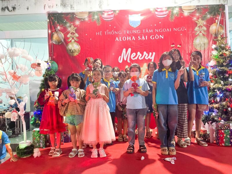 giang-sinh-am-ap-cung-aloha-va-ilingo (7)