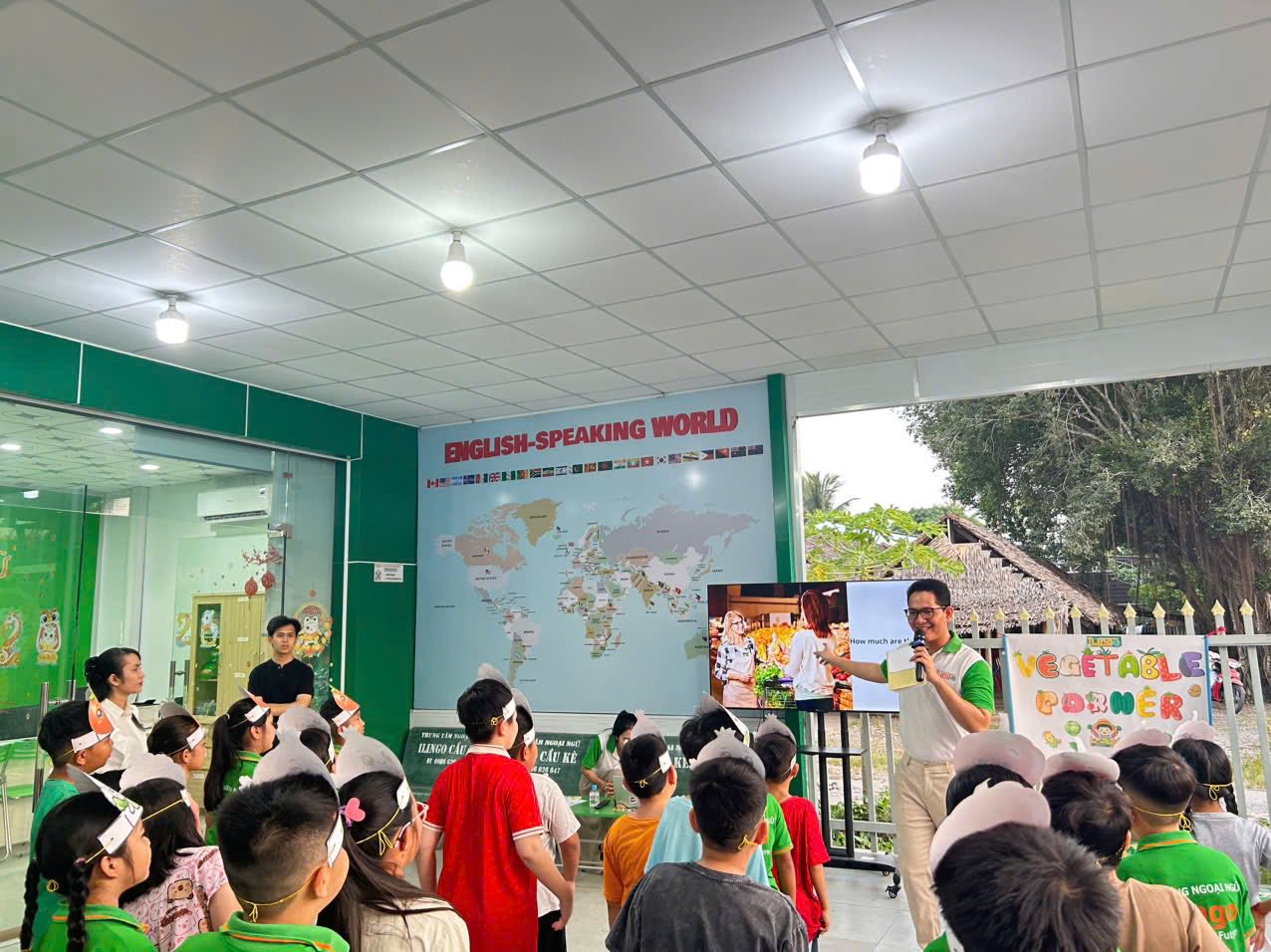 clb-tieng-anh-giup-hoc-vien-thuc-hanh-giao-tiep-trong-thuc-te