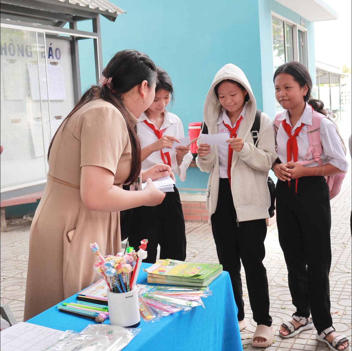 ilingo-cau-ke-dat-ban-tu-van-khoa-hoc-tieng-anh-tai-truong-thcs-hoa-tan