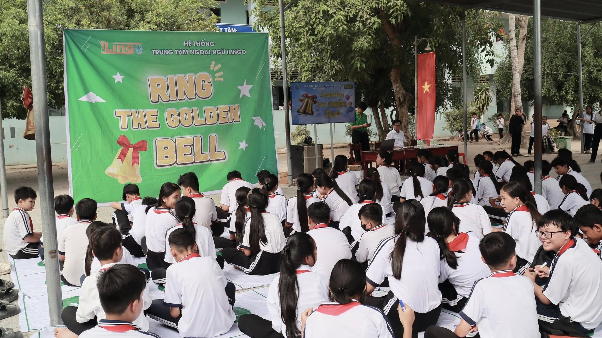 rung-chuong-vang-va-english-day-san-choi-tieng-anh-tai-truong